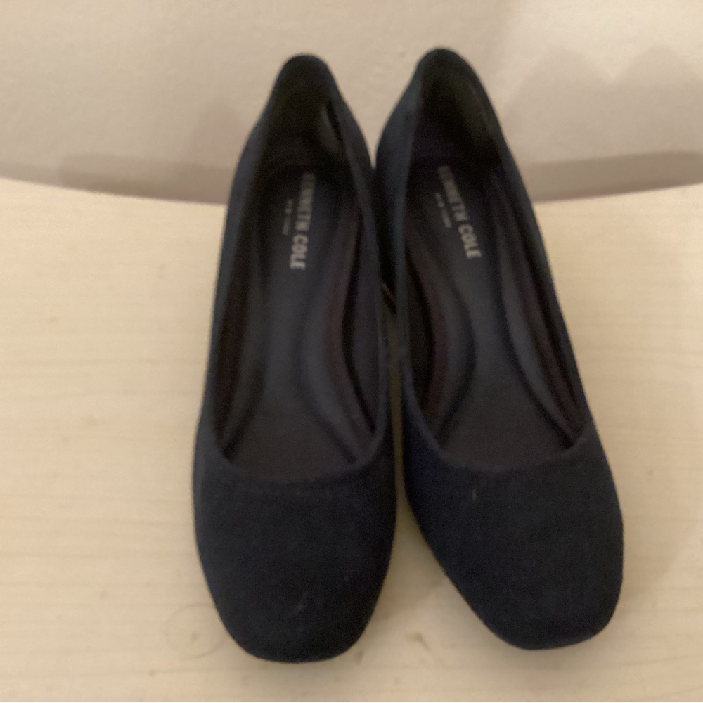 Kenneth Cole Women's Navy Suede Pumps